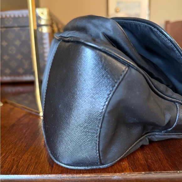 ❤️💗PRADA Black Tesduto snd Saffiano Leather Shoulder Bag💗❤️ - Picture 11 of 17